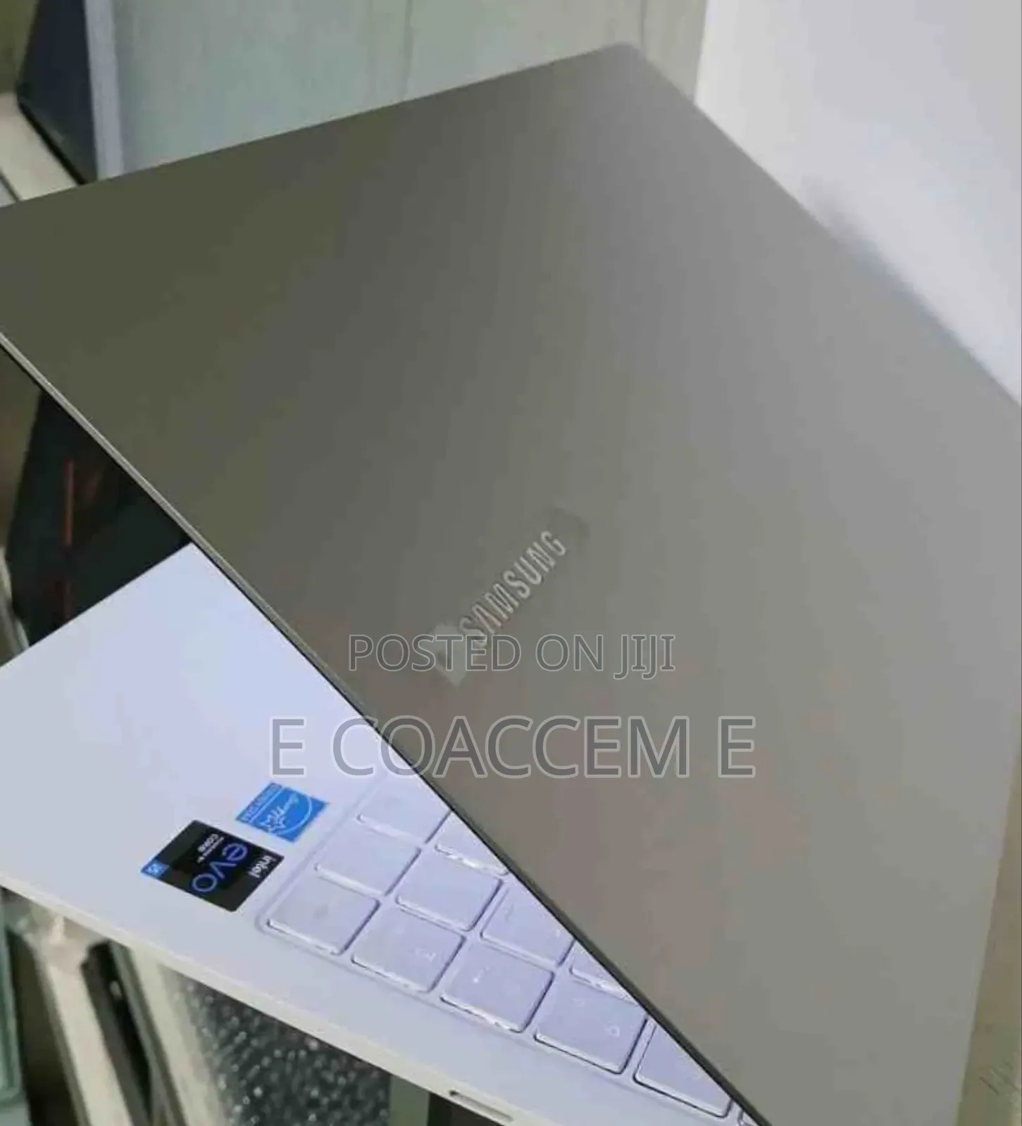 New Laptop Samsung 8GB Intel Core I5 SSD 256GB