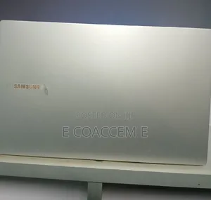 New Laptop Samsung 8GB Intel Core I5 SSD 256GB