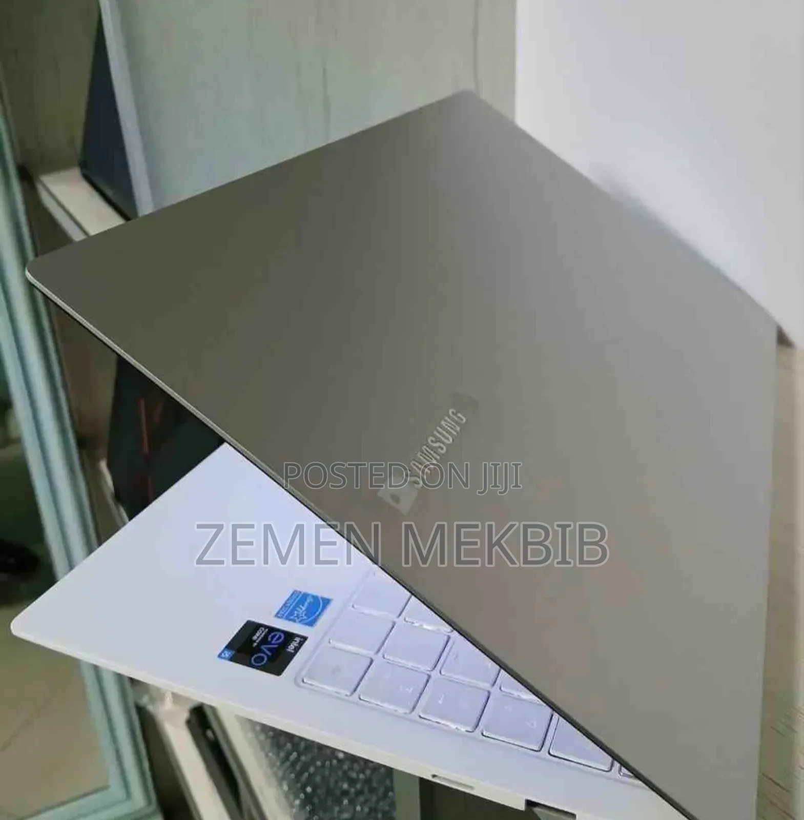 New Laptop Samsung 8GB Intel Core I5 SSD 256GB