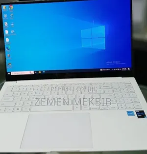 New Laptop Samsung 8GB Intel Core I5 SSD 256GB