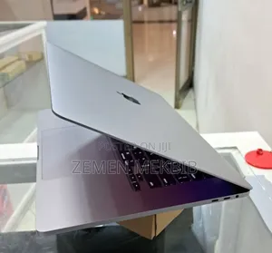 New Laptop Apple MacBook Pro 2019 32GB Intel Core I9 SSD 512GB