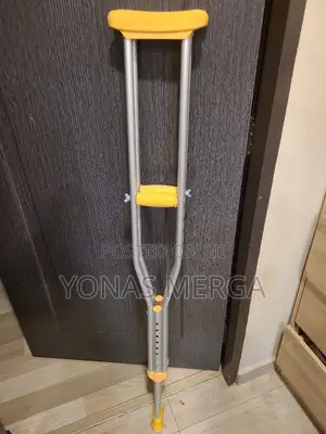 Photo - Crutches Individual Maintain Balance Stability While Walking