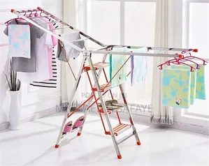 እጥር ምጥን ያለች ብዙ ልብስ መስቀል የሚያስችል የልብስ መስቀያ አምጥተንላቹሀል።