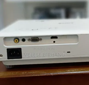 New Sony VPL-Dx 102 Projector