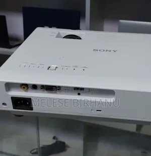 New Sony VPL-Dx 102 Projector