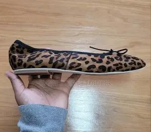 35 ቁጥር ሞደ ጠባብ ፍላት ጫማ ፡ ነብራማ Small Size Flat Shoe