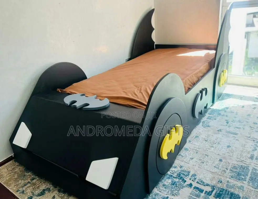 የልጆች አልጋ - Children's Bed Batman Shape