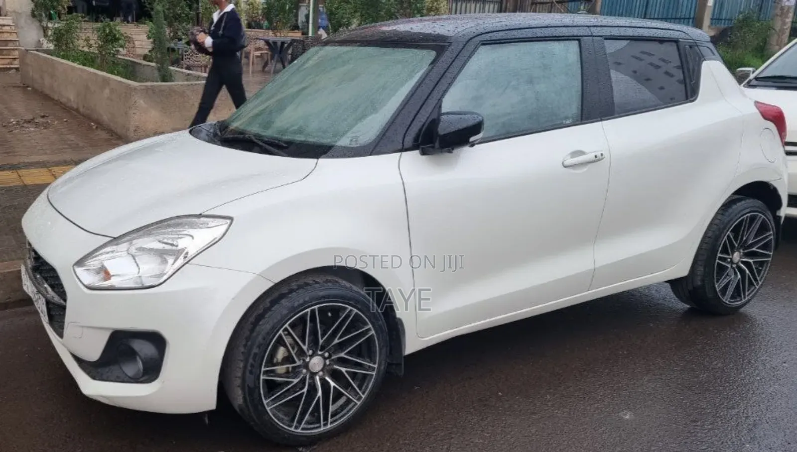 Suzuki Swift 2022 White