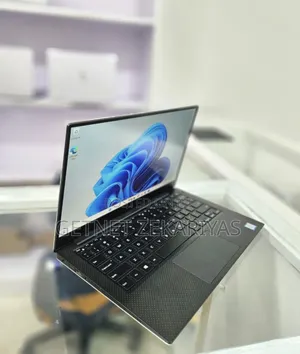 New Laptop Dell XPS 13 8GB Intel Core I7 SSD 512GB