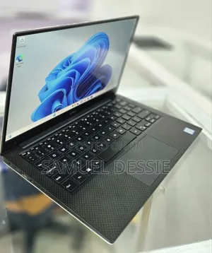 New Laptop Dell XPS 15 8GB Intel Core I7 SSD 512GB