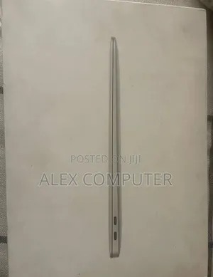 New Laptop Apple MacBook Air 2018 8GB Intel Core I5 SSD 256GB