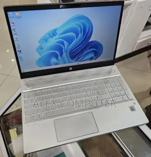 New Laptop HP Pavilion 15 8GB Intel Core I5 SSD 256GB
