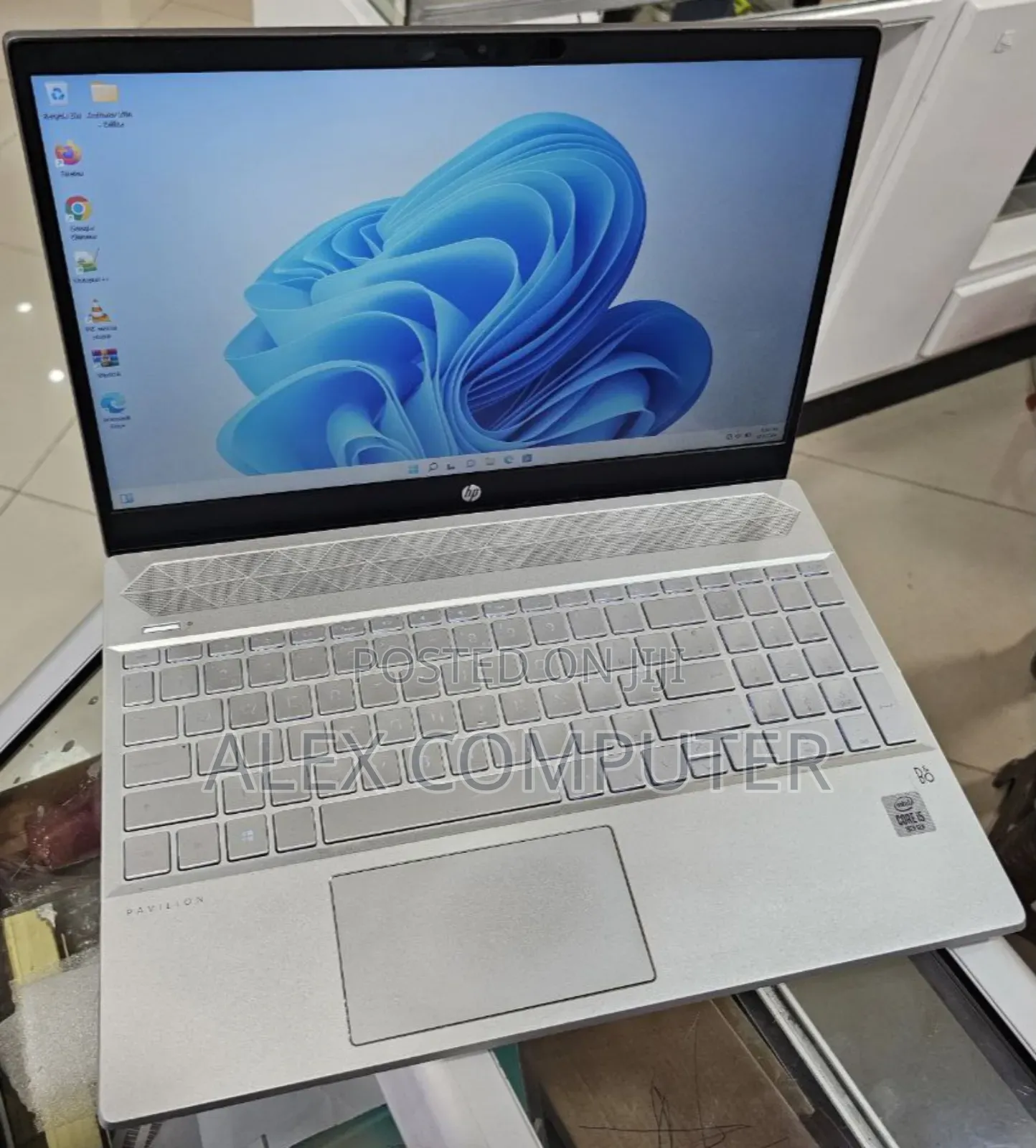 New Laptop HP Pavilion 15 8GB Intel Core I5 SSD 256GB