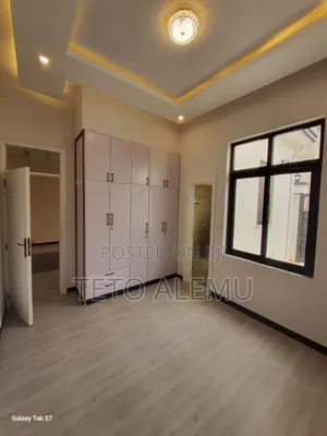 3bdrm Villa in የሚሸጥ ቪላ ሰሚት ወርዳ 11, Yeka for sale