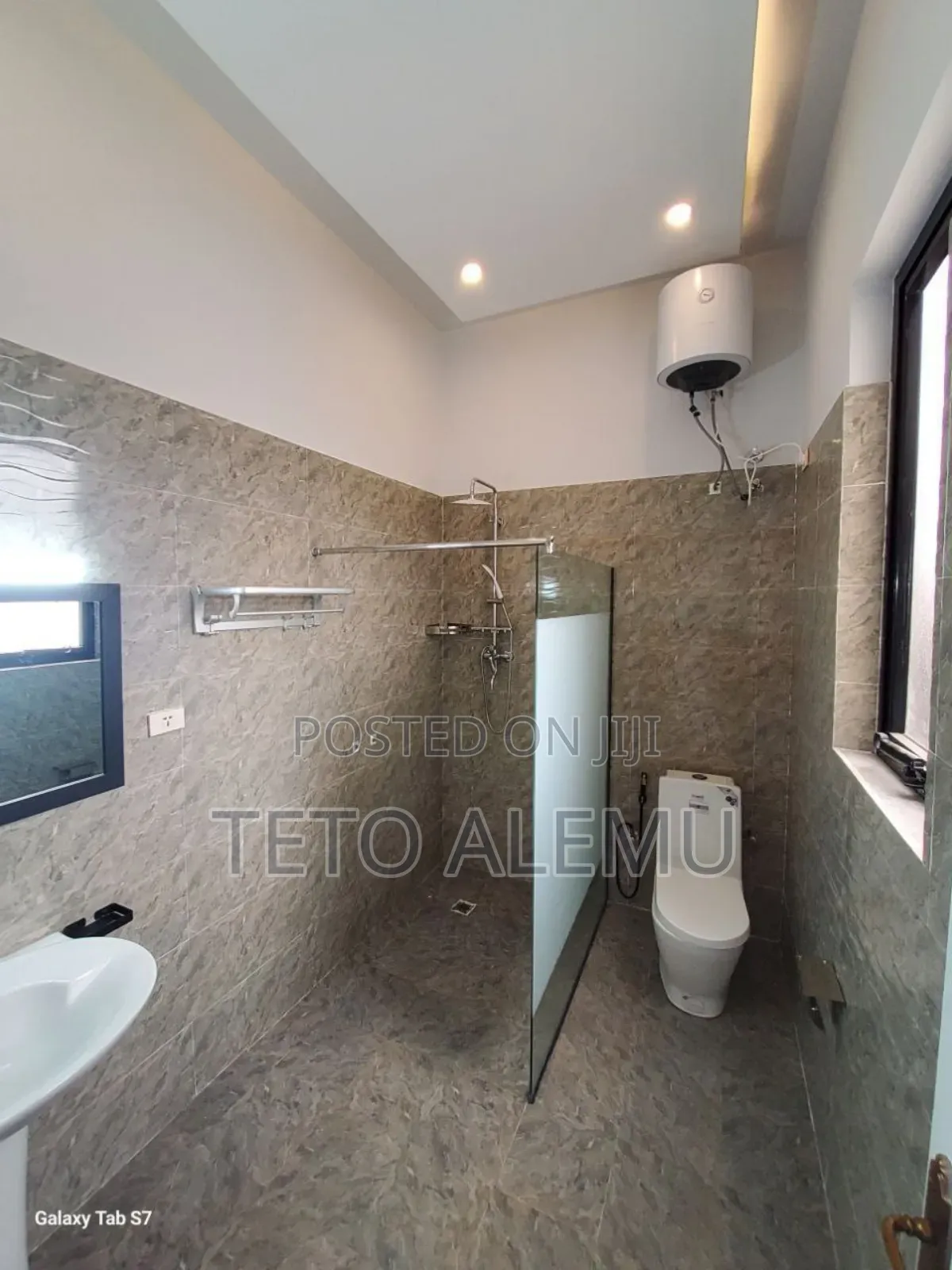 3bdrm Villa in የሚሸጥ ቪላ ሰሚት ወርዳ 11, Yeka for sale