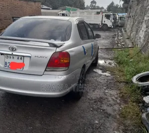 Toyota Platz 2005 Silver