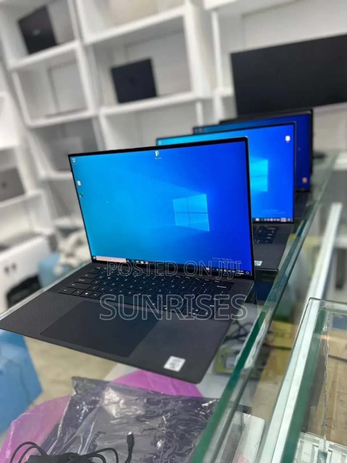 New Laptop Dell Precision 5520 16GB Intel Core I7 SSD 512GB