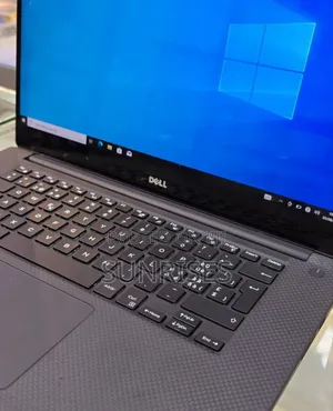 New Laptop Dell Precision 5520 16GB Intel Core I7 SSD 512GB