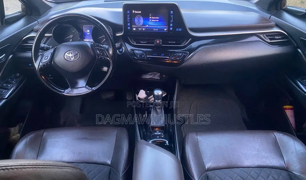 Toyota C-HR 2017 Brown