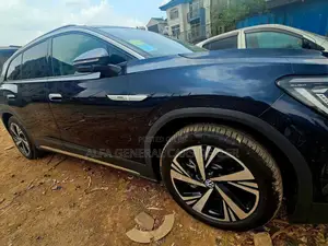 New Volkswagen ID.6 2023 Blue