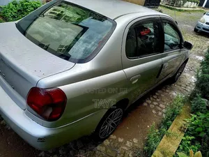 Toyota Platz 2001 Silver