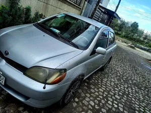 Toyota Platz 2001 Silver