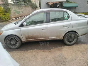 Toyota Platz 2001 Silver