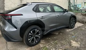 Photo - New Toyota bZ4X 2023 Gray