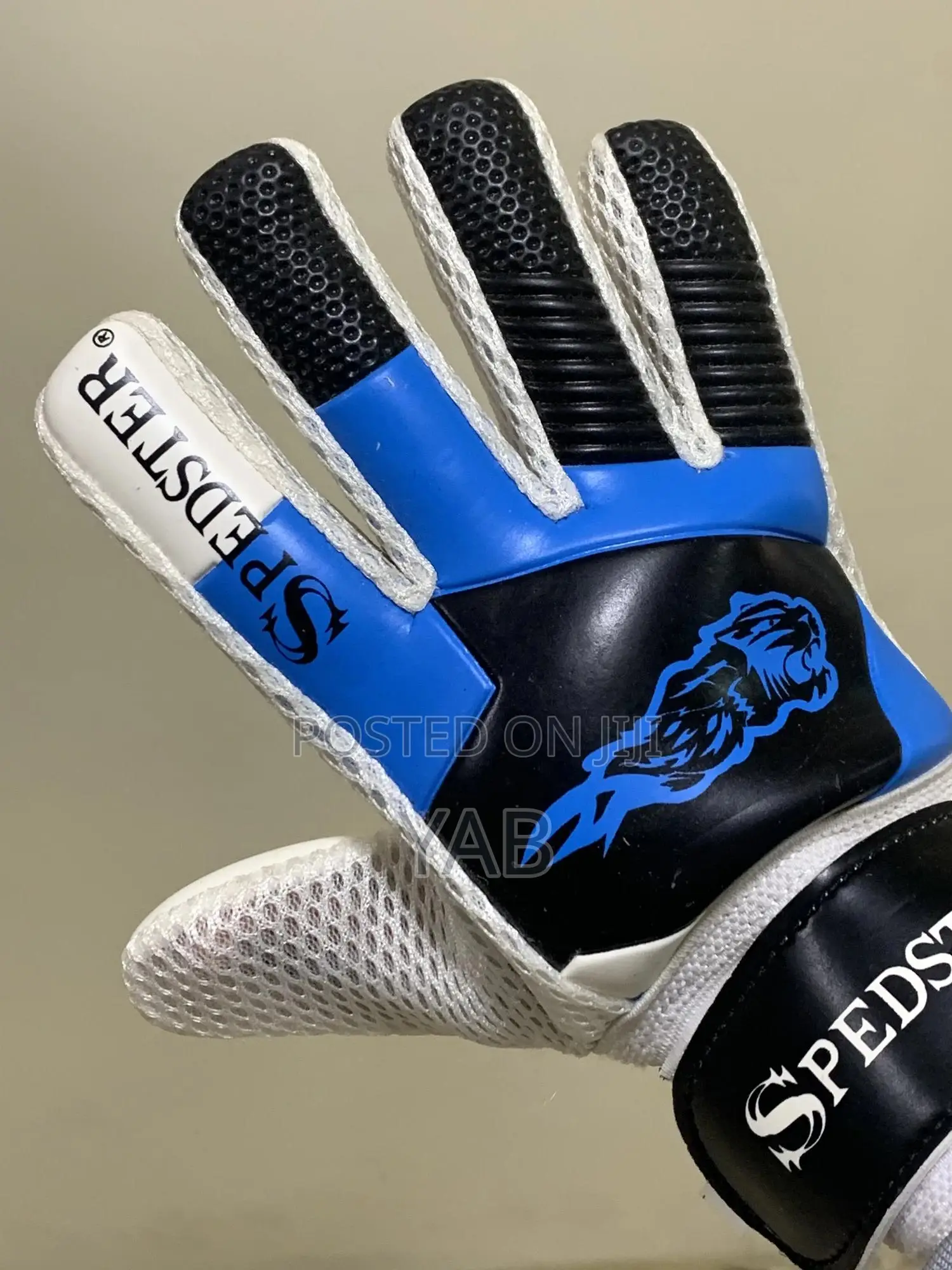 Goal Keeper White Standard Gloves