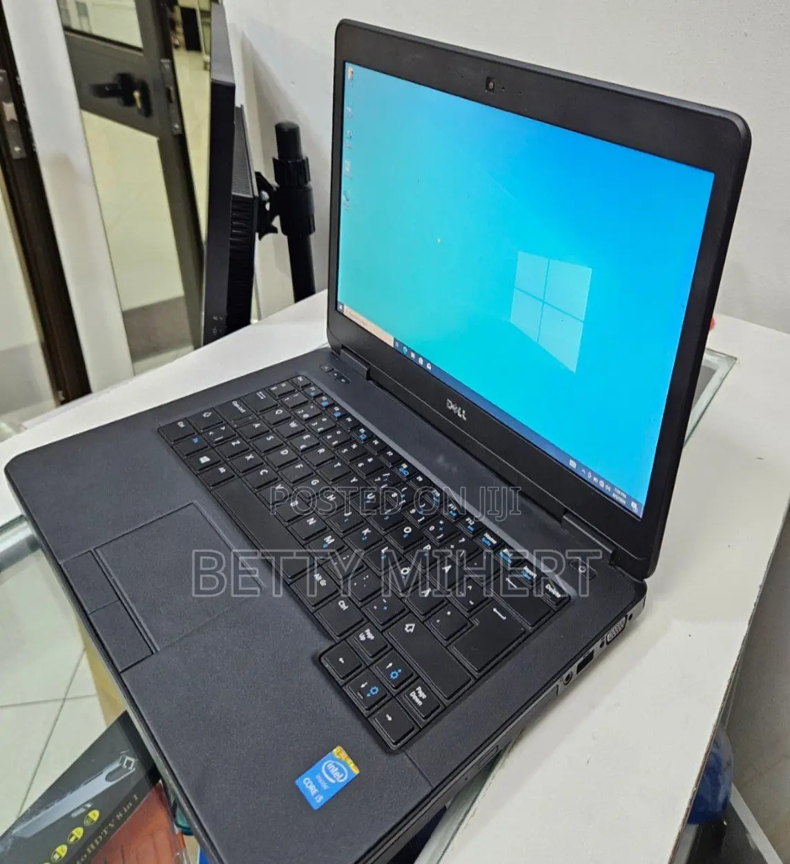 New Laptop Dell Latitude 5310 8GB Intel Core I5 HDD 500GB
