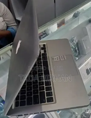 New Laptop Apple MacBook Air 2022 M2 8GB Intel Core M SSD 256GB