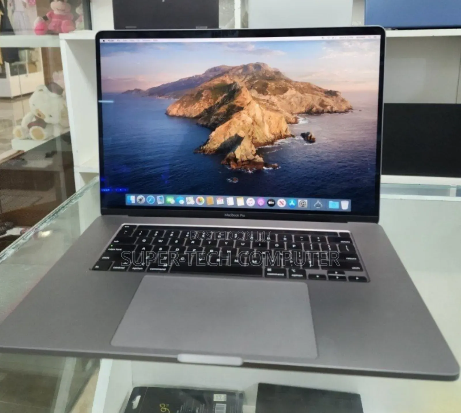New Laptop Apple MacBook Pro 2019 32GB Intel Core I9 SSD 512GB