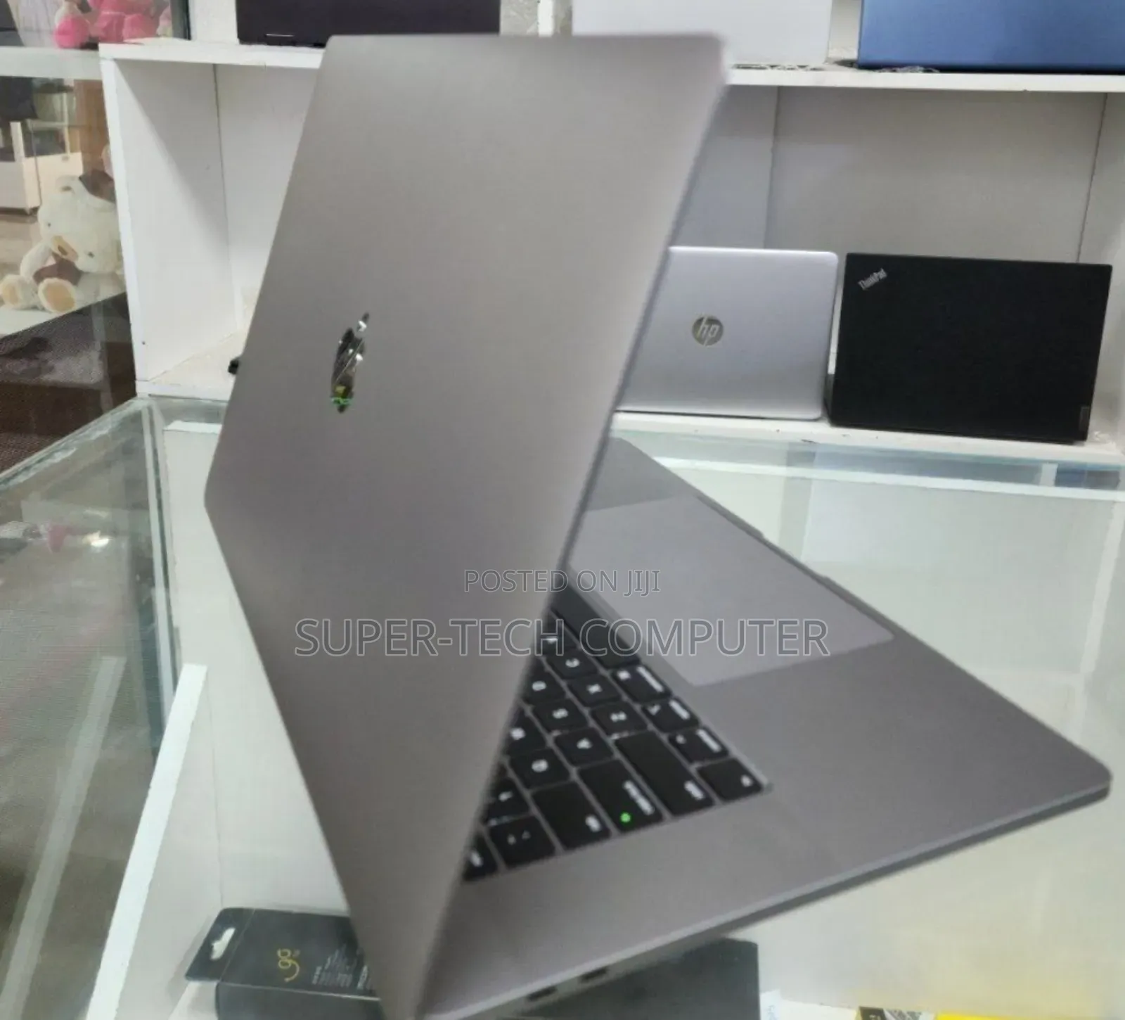 New Laptop Apple MacBook Pro 2019 32GB Intel Core I9 SSD 512GB