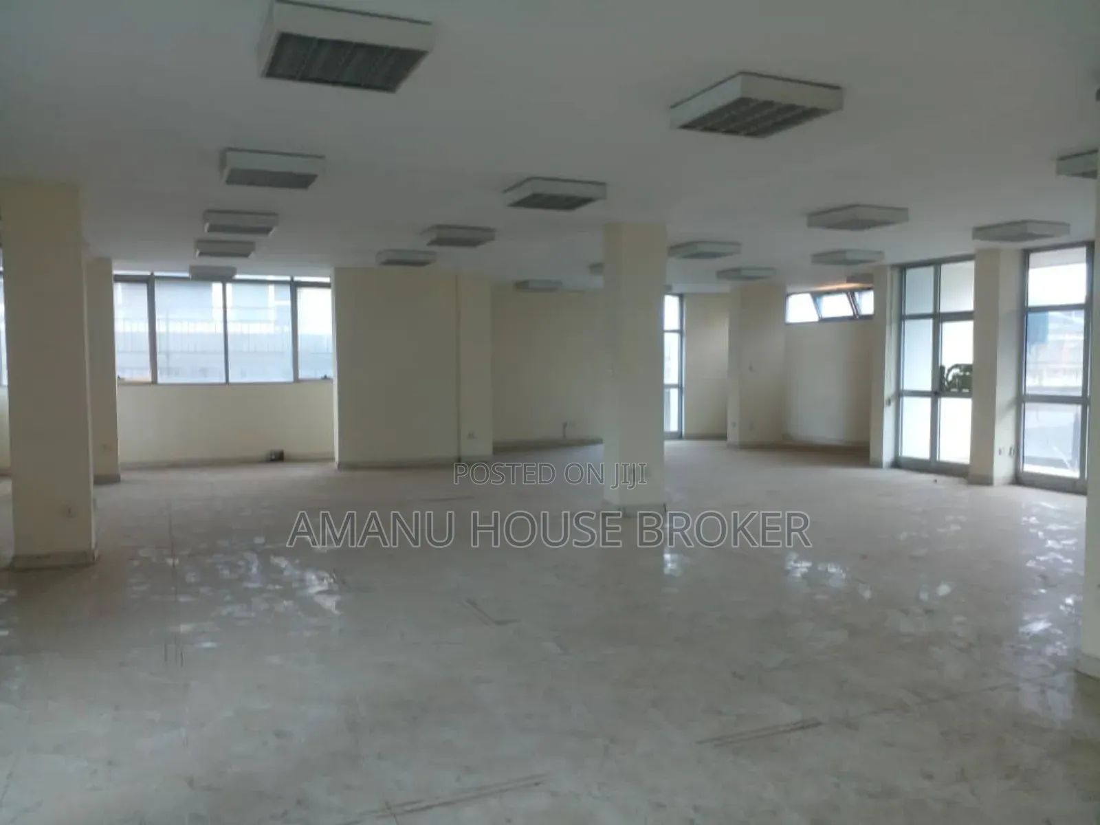 አስቸኳይ የሚከራይ ቢሮ 280sqm