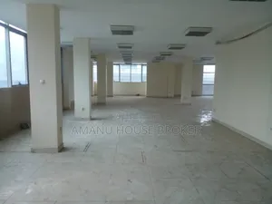 አስቸኳይ የሚከራይ ቢሮ 280sqm