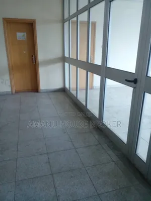 አስቸኳይ የሚከራይ ቢሮ 280sqm