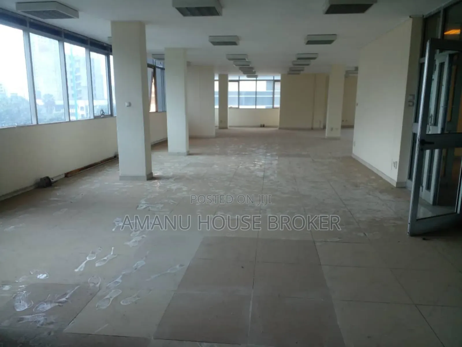 አስቸኳይ የሚከራይ ቢሮ 280sqm