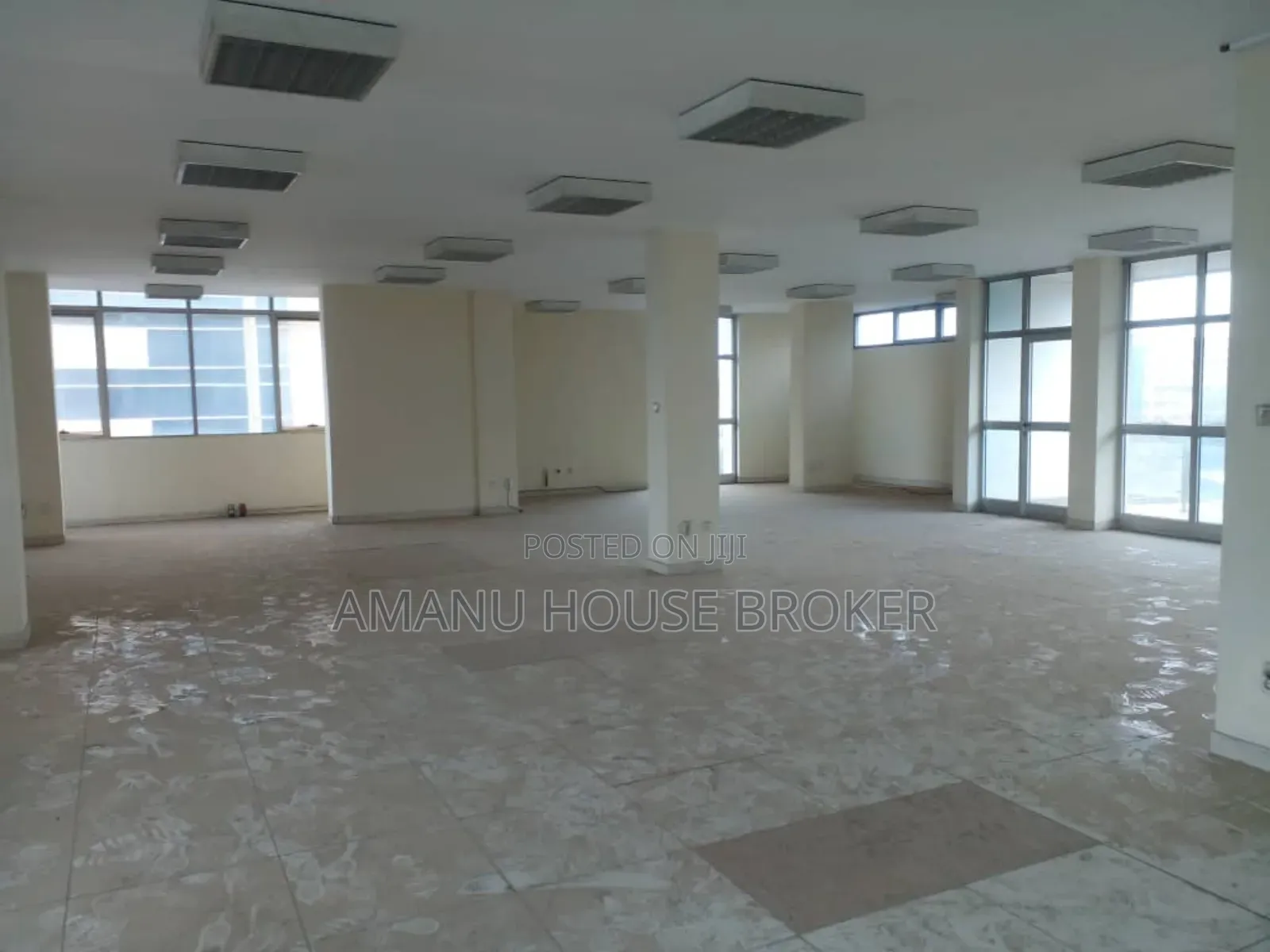 አስቸኳይ የሚከራይ ቢሮ 280sqm
