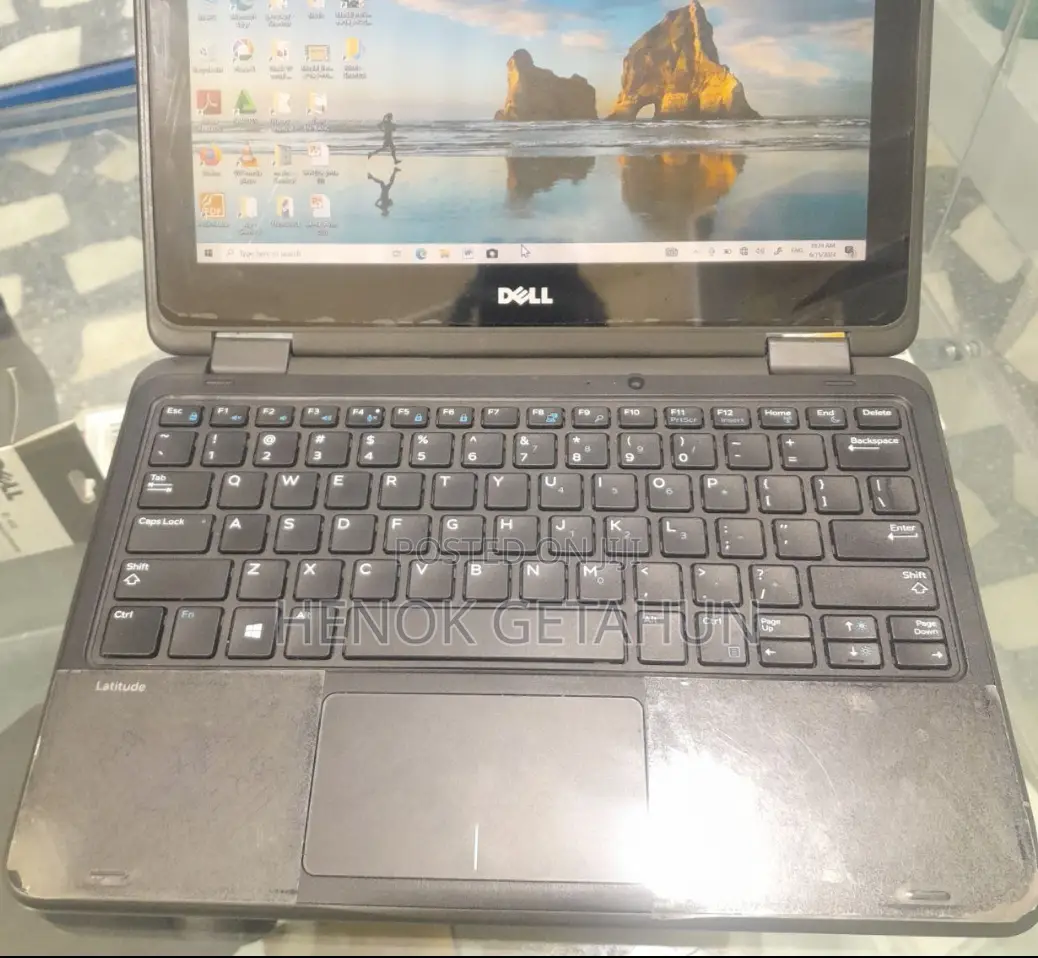 New Laptop Dell Latitude 3189 4GB Intel Core I3 HDD 128GB
