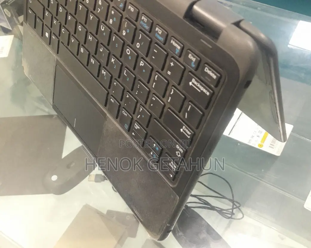 New Laptop Dell Latitude 3189 4GB Intel Core I3 HDD 128GB