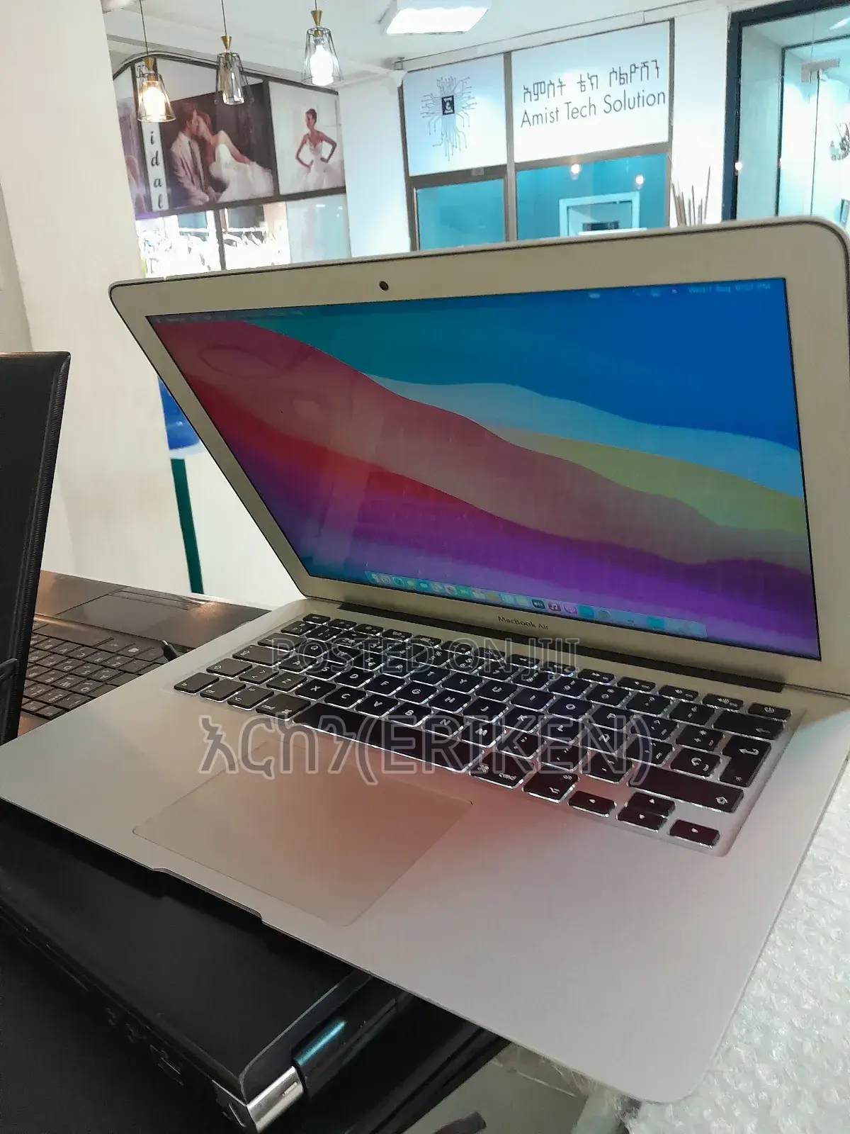 New Laptop Apple MacBook Air 2013 4GB Intel Core I5 SSD 128GB