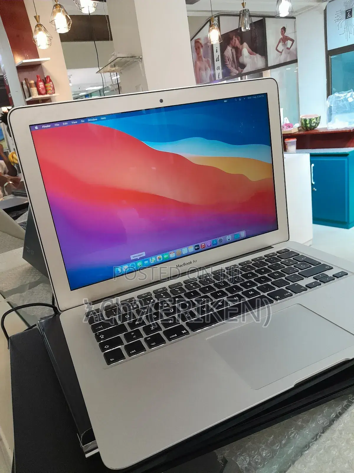 New Laptop Apple MacBook Air 2013 4GB Intel Core I5 SSD 128GB
