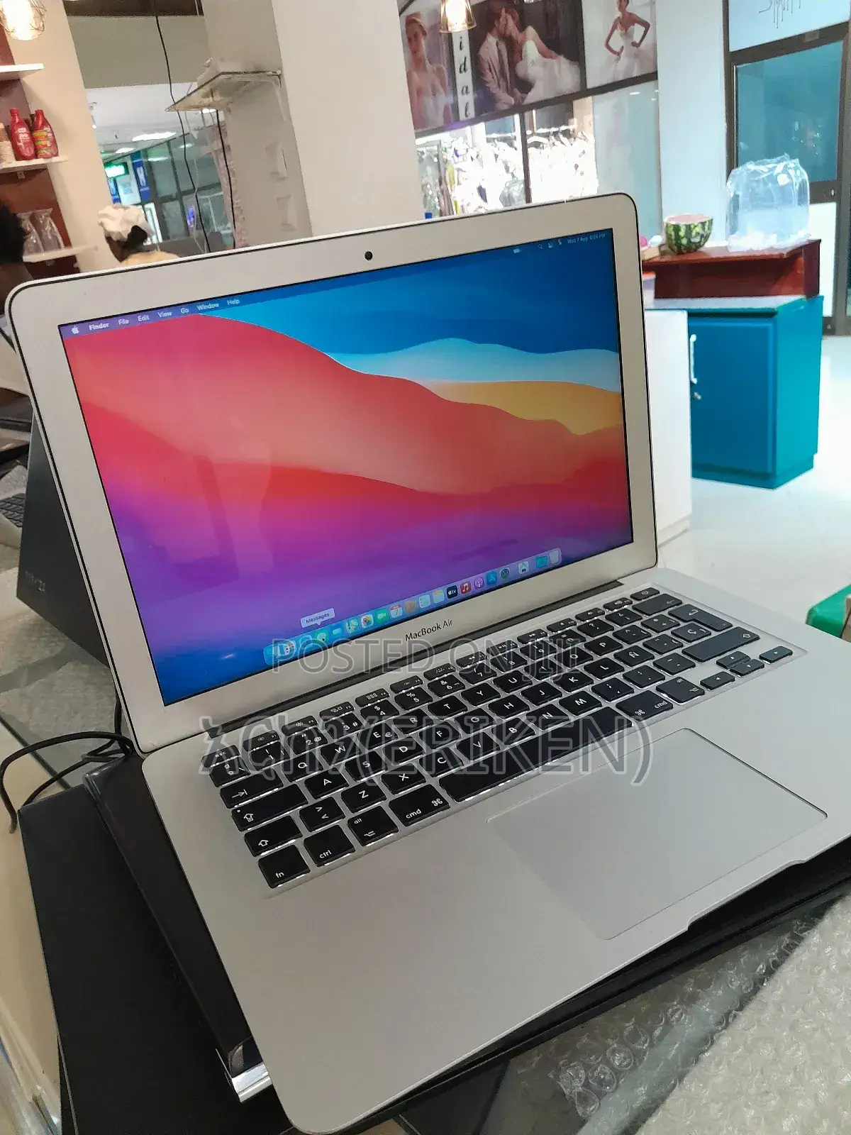 New Laptop Apple MacBook Air 2013 4GB Intel Core I5 SSD 128GB