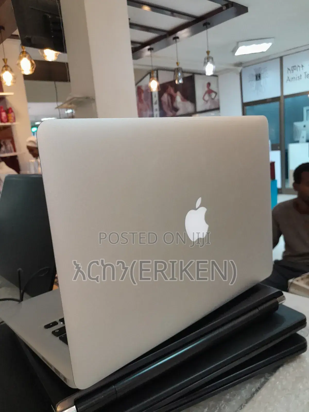 New Laptop Apple MacBook Air 2013 4GB Intel Core I5 SSD 128GB