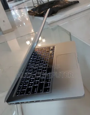 New Laptop Apple MacBook 2012 4GB Intel Core i5 HDD 500GB