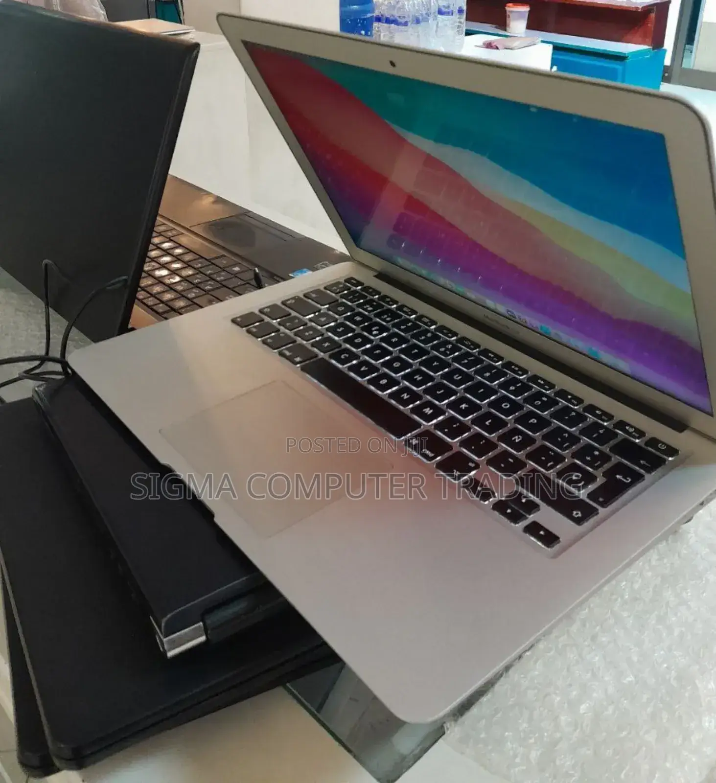 New Laptop Apple MacBook Air 2013 4GB Intel Core I5 SSD 128GB