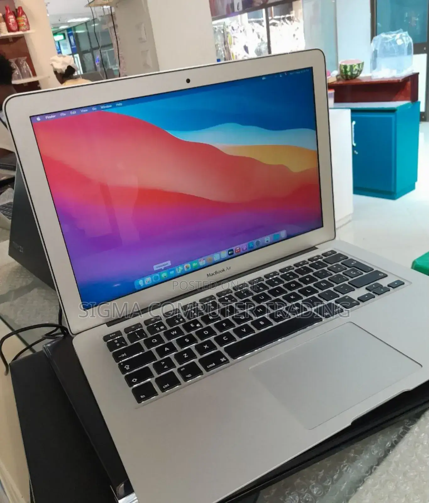 New Laptop Apple MacBook Air 2013 4GB Intel Core I5 SSD 128GB