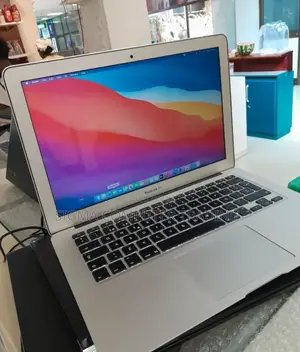 New Laptop Apple MacBook Air 2013 4GB Intel Core I5 SSD 128GB