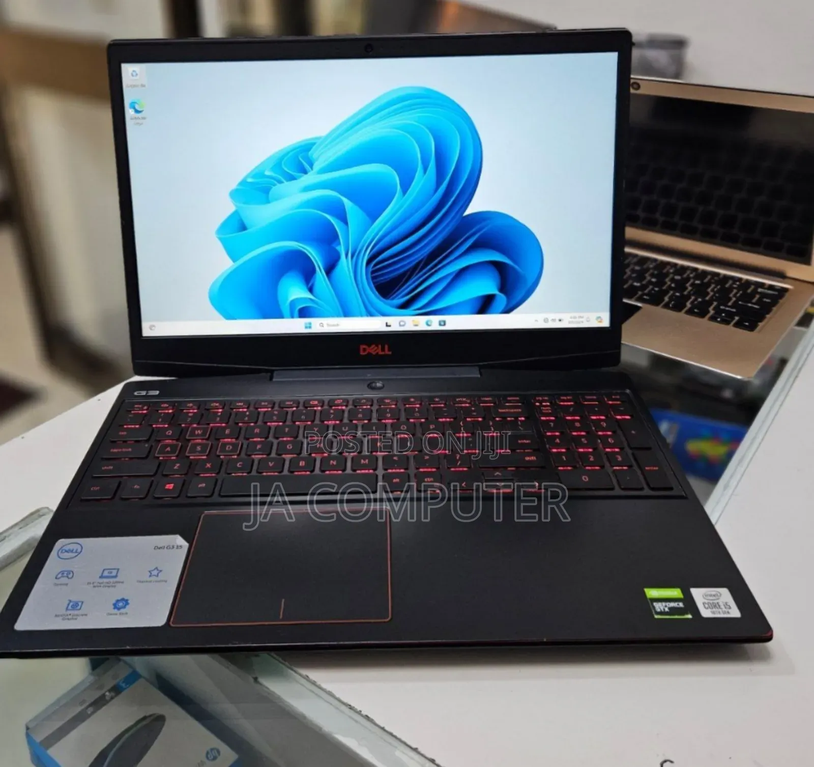 New Laptop Dell G3 17 3579 8GB Intel Core I5 SSD 512GB