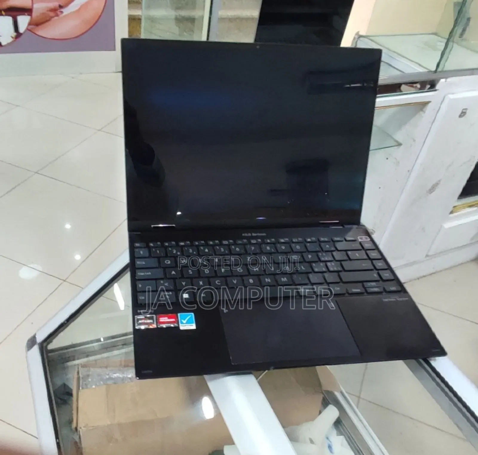 New Laptop Asus ZenBook UX303LA 16GB AMD Ryzen 7 SSD 1T